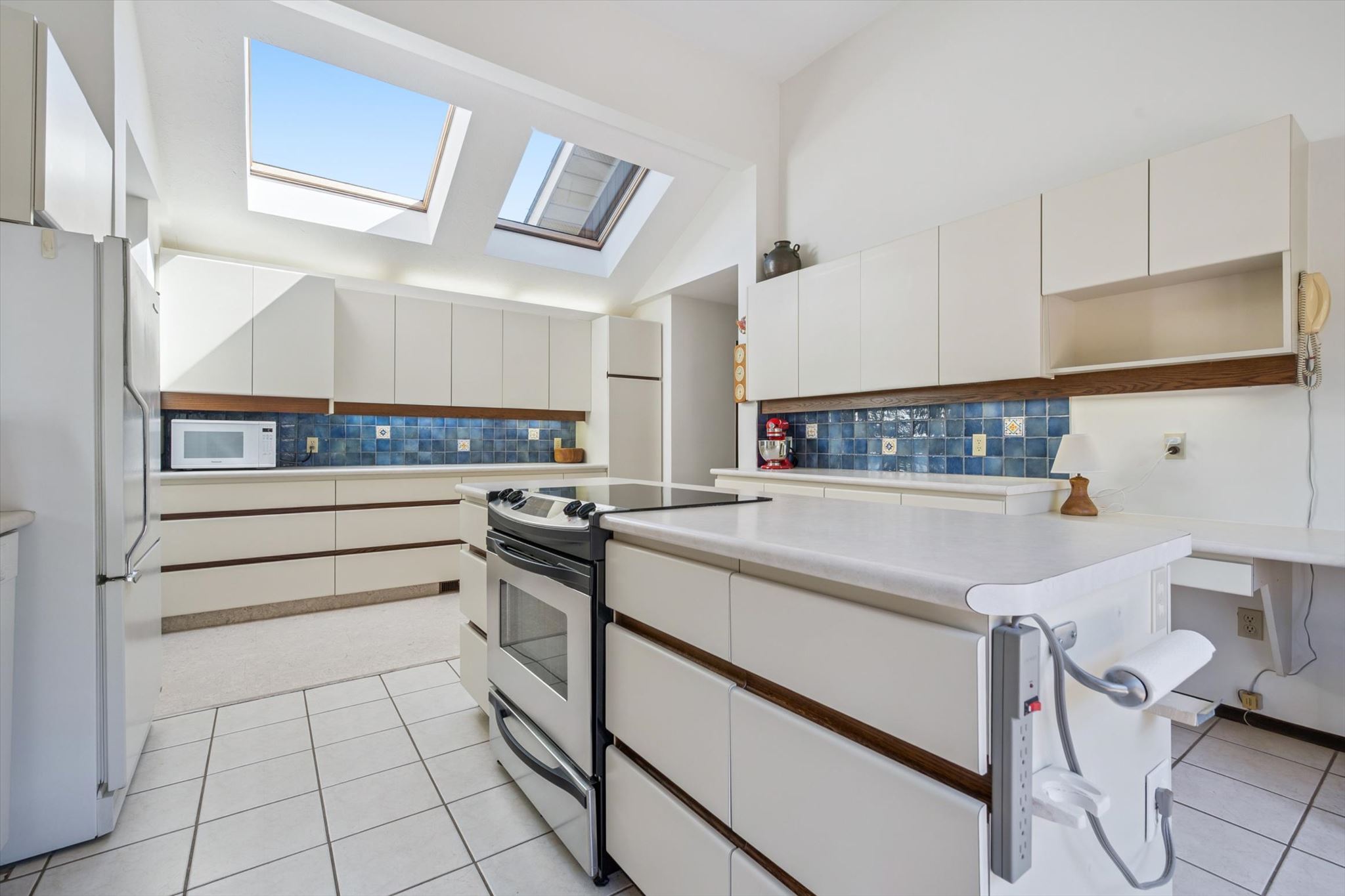 The kitchen from the pantry end