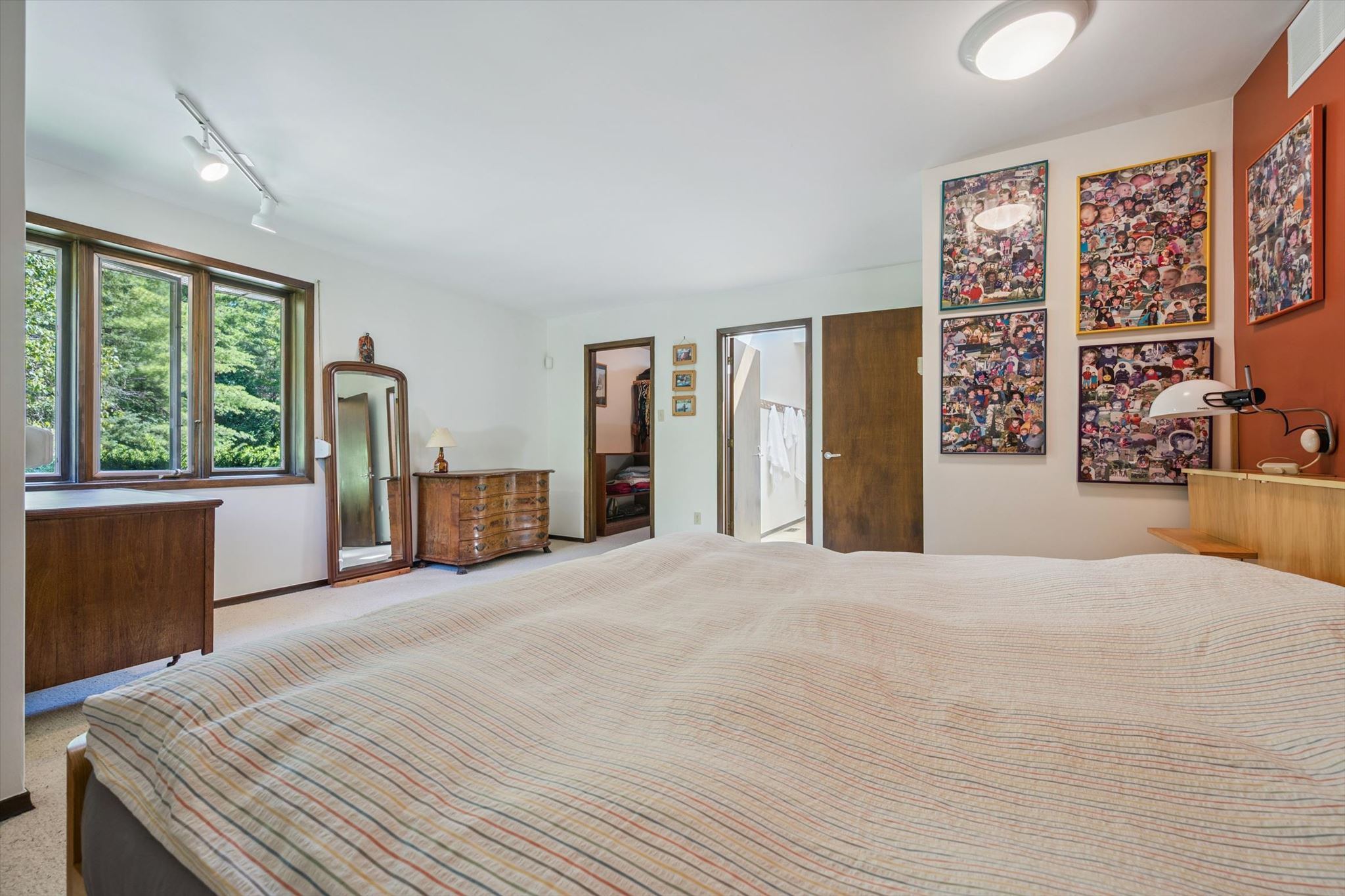 Primary bedroom, with walk-in closet and ensuite